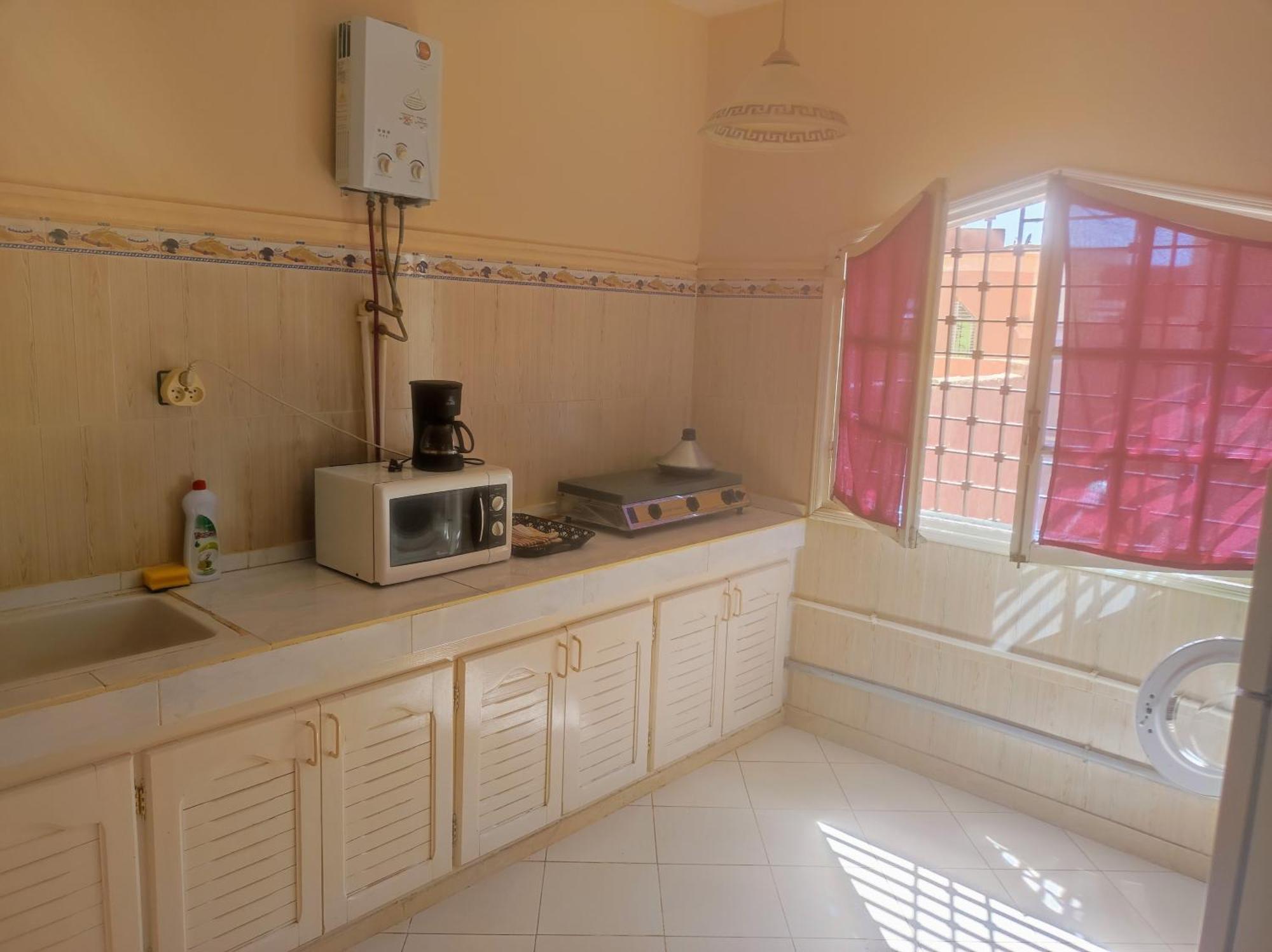 Apartamento Dar Pikhasa Saïdia Exterior foto